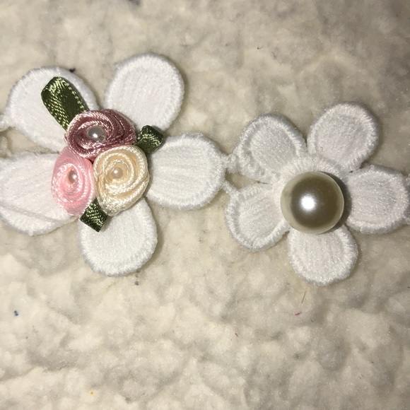 New 1Yard of Pearl & Flower Appliqués - Picture 2 of 5